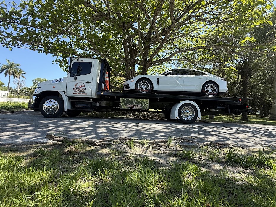 Betancourt Towing and Transportation Servicio de grúa en Miami