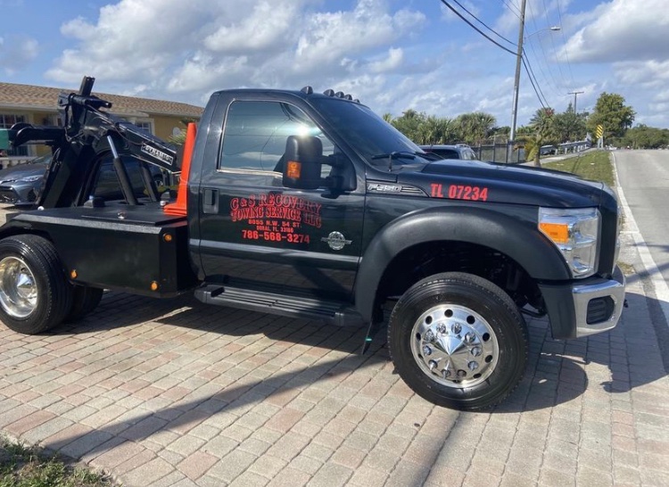 C & S Towing Recovery Service towing company near Doral