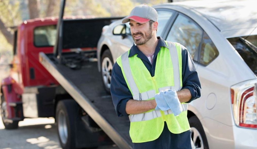 Lannick Hitch Towing Services towing company near Boca Raton