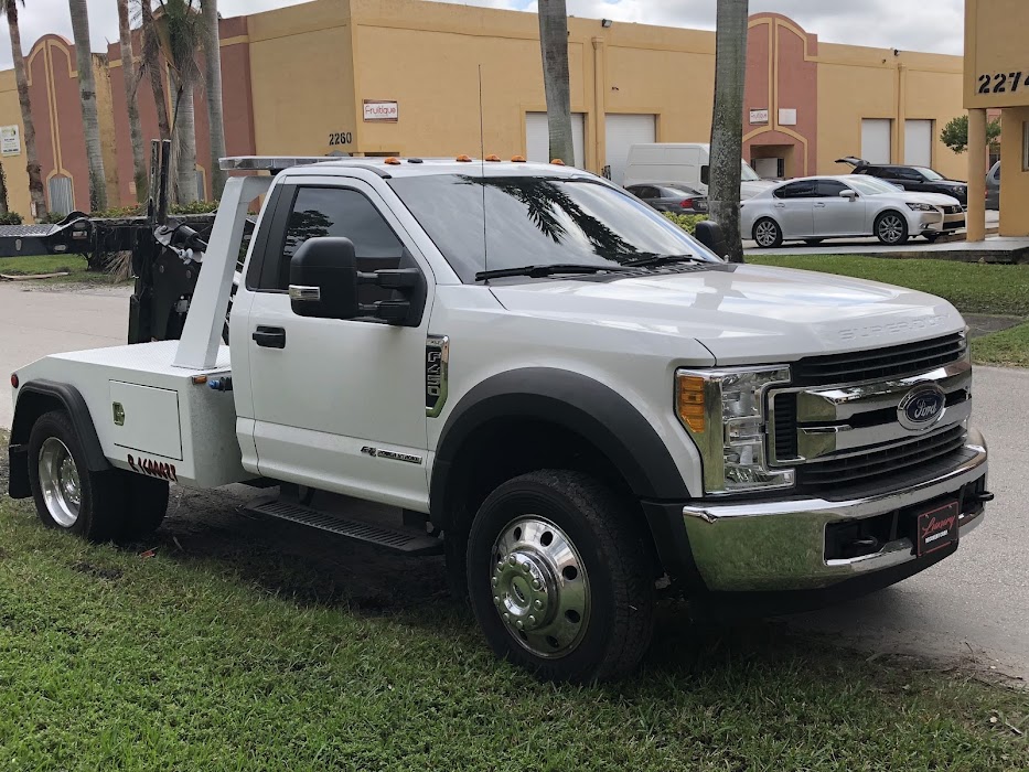 Luxury Recovery Corp towing company near Hialeah
