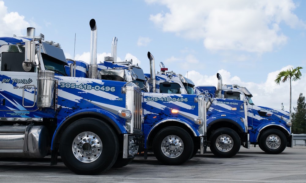 R&M Towing and Recovery towing company near Medley