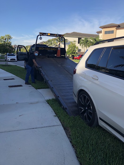 Towing Service By Corona