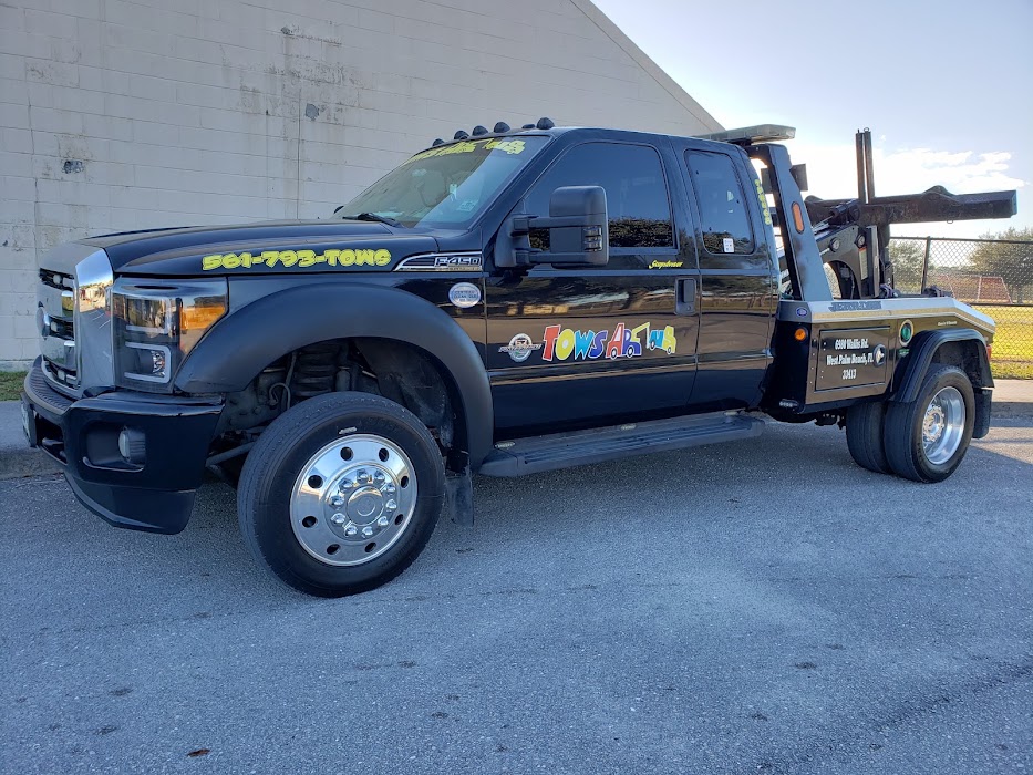 Tows R Us towing company near Royal Palm Beach