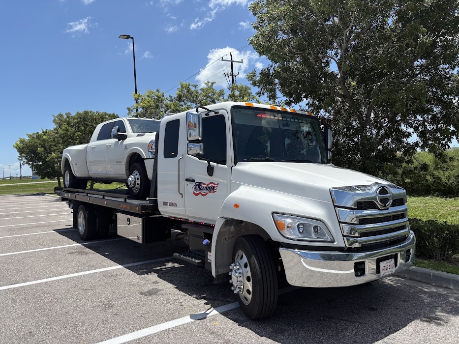 A Freedom Towing & Transportation Inc. towing company near Moore Haven