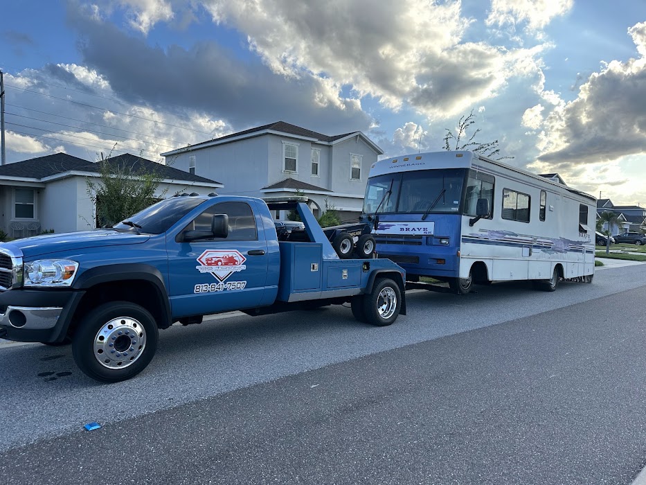 Carballo Towing LLC towing company near Holiday