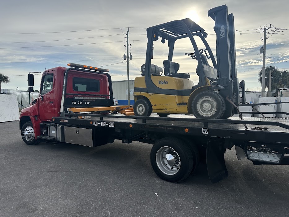 CNS QUALITY TRANSPORT INC ( TOWING SERVICE) towing company near Lehigh Acres