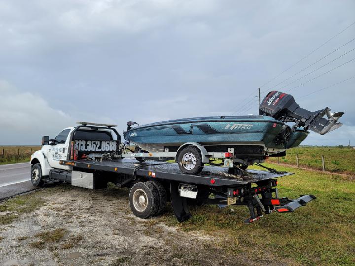 Florida Tow LLC towing company near Seffner