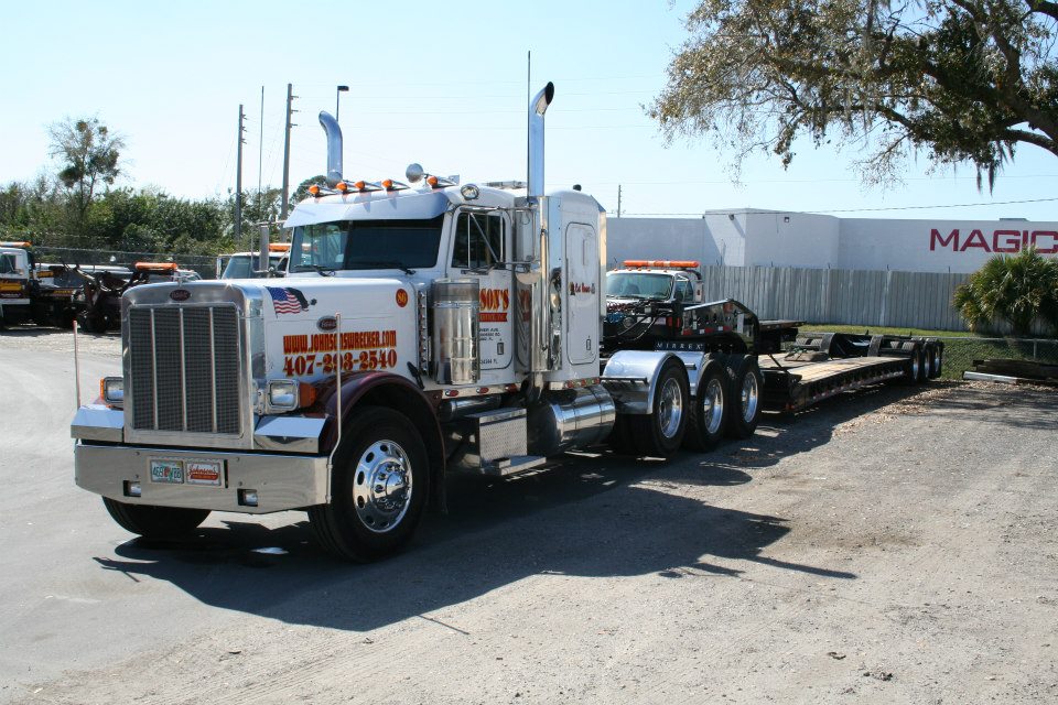 Johnson's Wrecker Service Cars, Heavy Duty and Semi Truck Towing towing company near Orlando