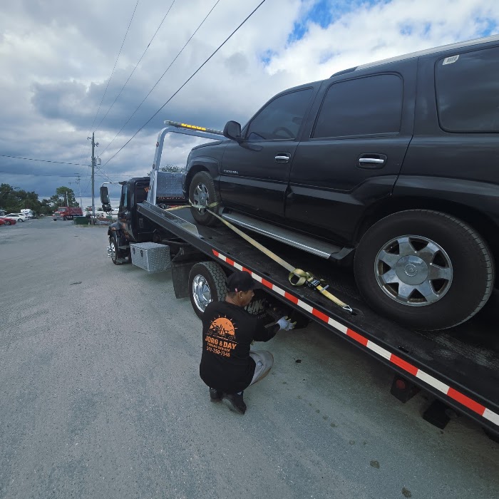 Jorg&Day Towing LLC towing company near Sarasota