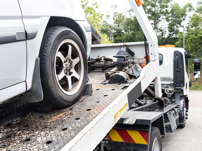 Local's Choice Towing Service towing company near Clermont