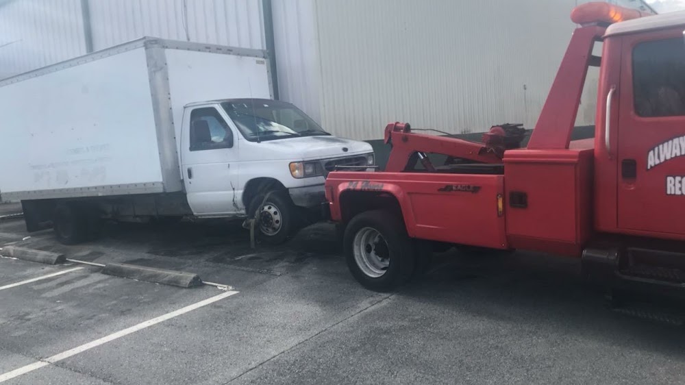 Oscar's Auto Center towing company near Ocala