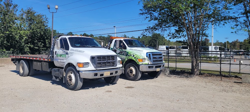 Snow's Towing & Recovery towing company near Callahan