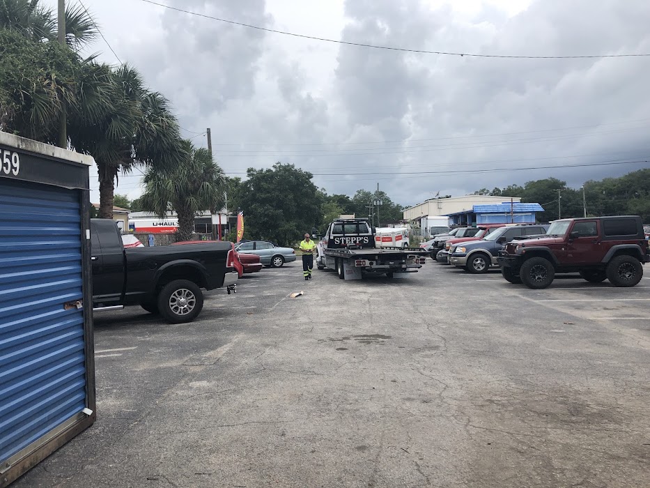 Stepp's Towing Service towing company near Gibsonton