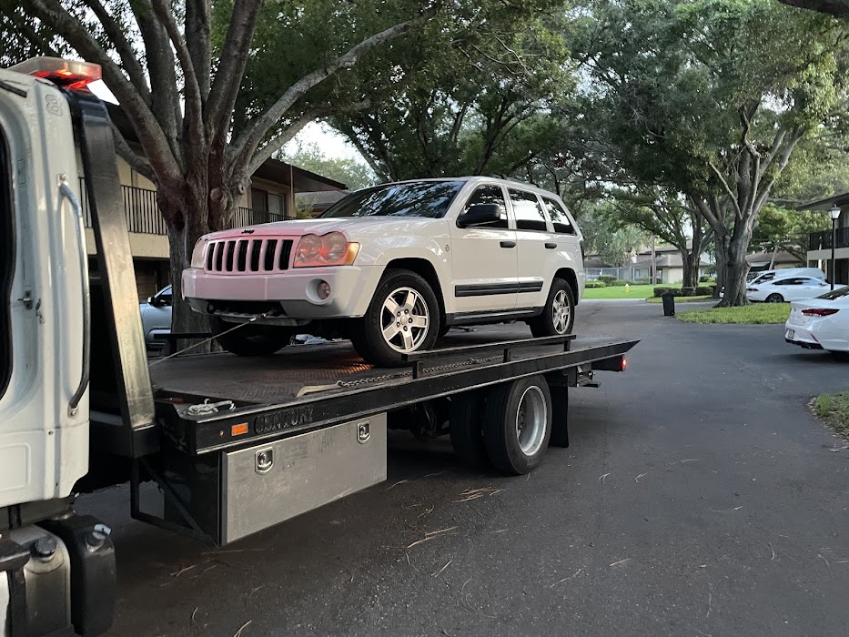 Unique Towing Clearwater towing company near Clearwater
