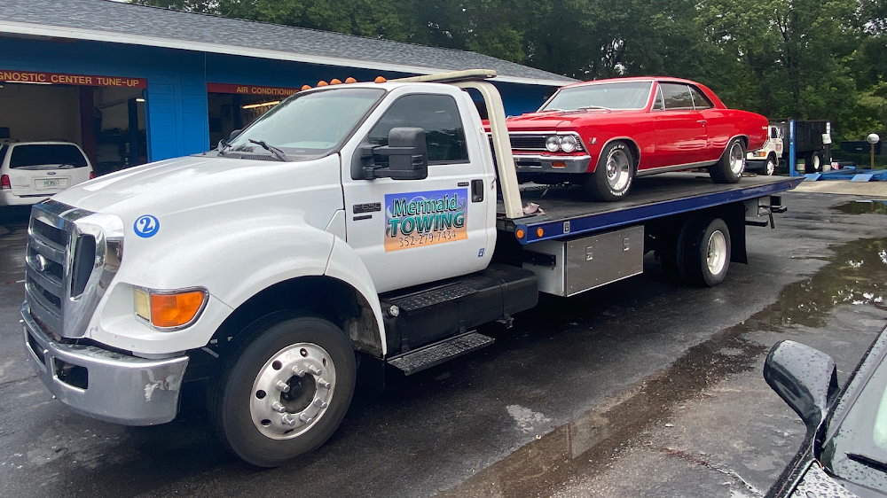 Mermaid's Towing And Junk Cars